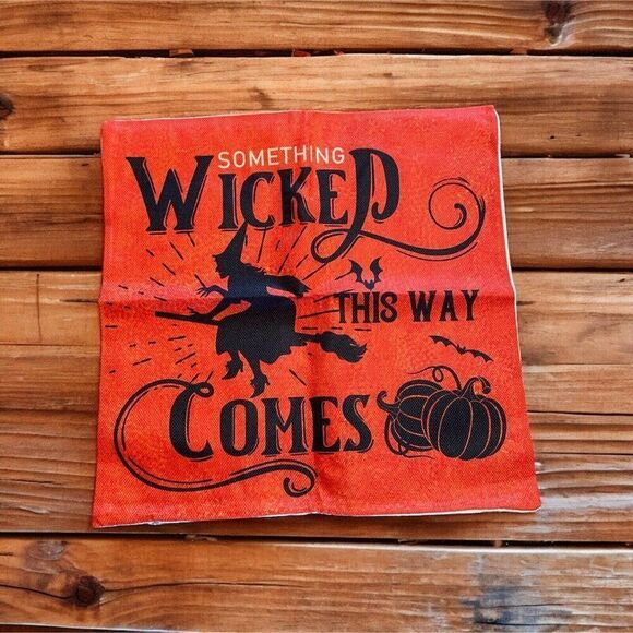 One Pillow Cover 18" x 18" Halloween Witch "Something wicked comes this way" - Picture 1 of 2